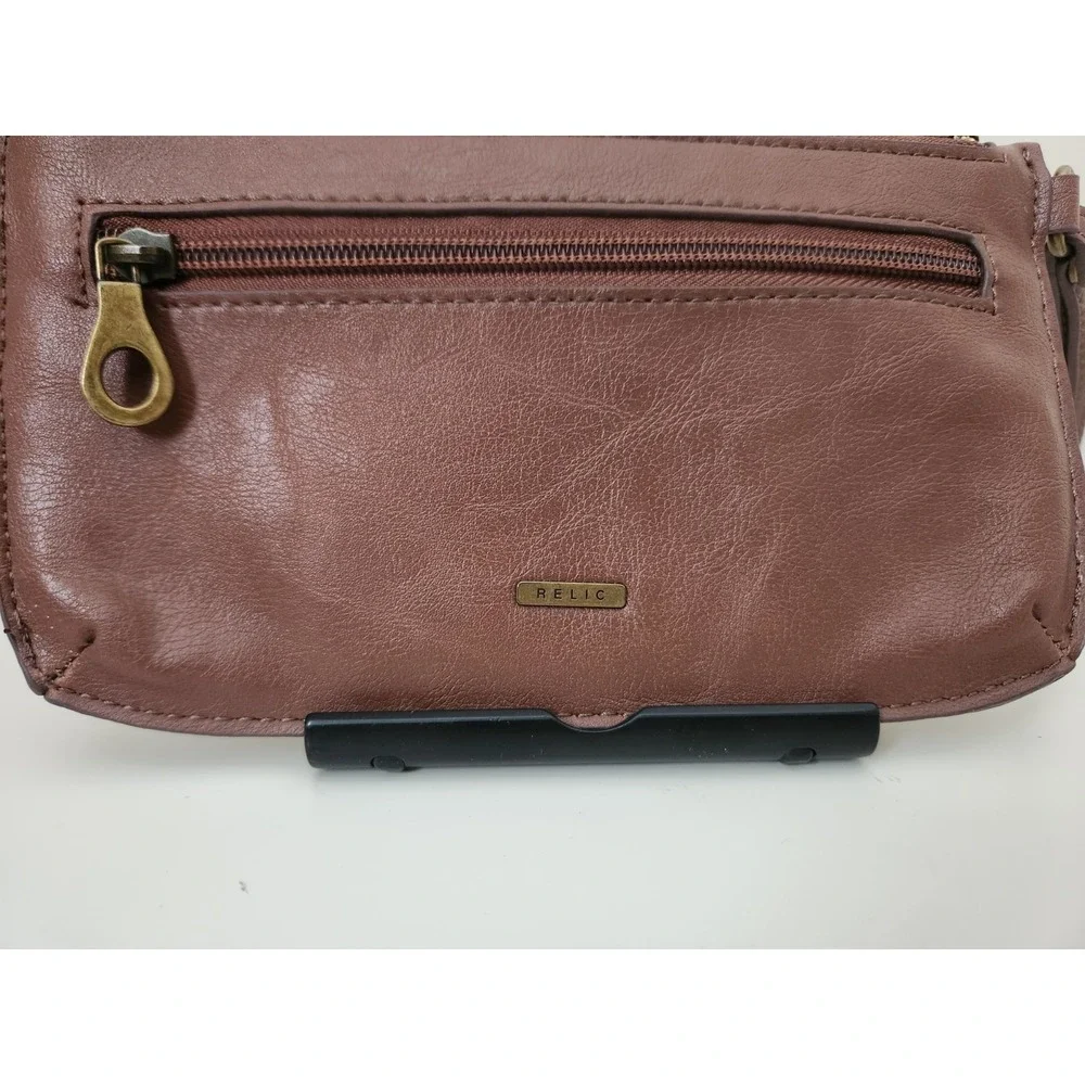 Relic‎ Women's Takeaway Scalloped Clutch Wristlet Wallet Leather Brown
